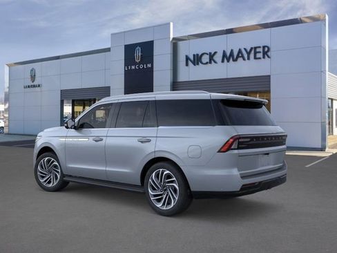 New 2026 Lincoln Navigator Premiere AWD/4WD image 4