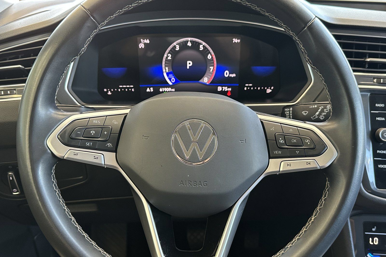 Used 2024 Volkswagen Tiguan SE FWD image 23
