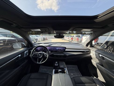 Used 2025 Buick Enclave Avenir w/ Super Cruise Package FWD image 20