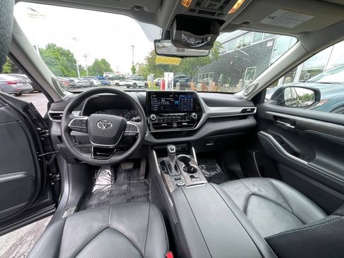 Used 2021 Toyota Highlander Platinum AWD/4WD image 12
