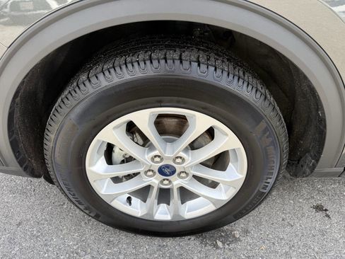 Used 2020 Ford Escape SE image 28