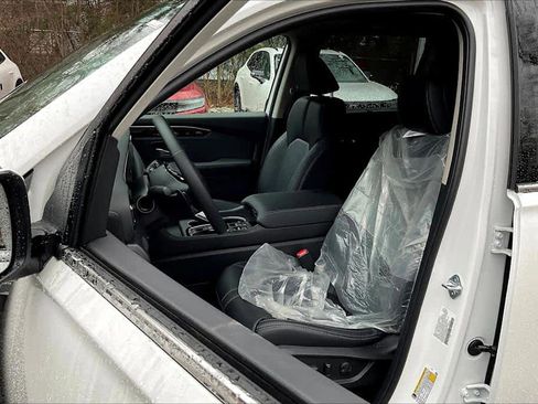 New 2025 Honda Pilot Touring image 11