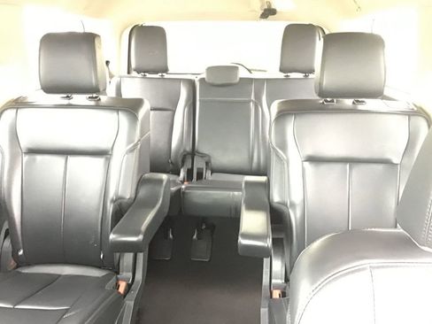 Used 2024 Ford Expedition XLT image 17