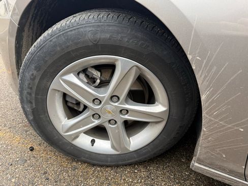 Used 2022 Chevrolet Malibu LS image 7