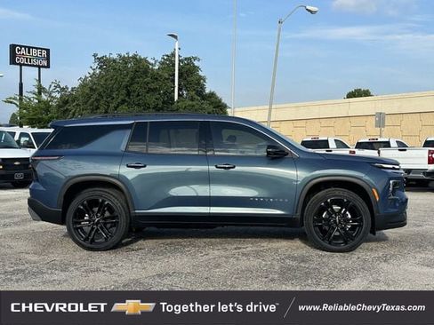 New 2026 Chevrolet Traverse LT w/ Driver Confidence Package FWD image 3