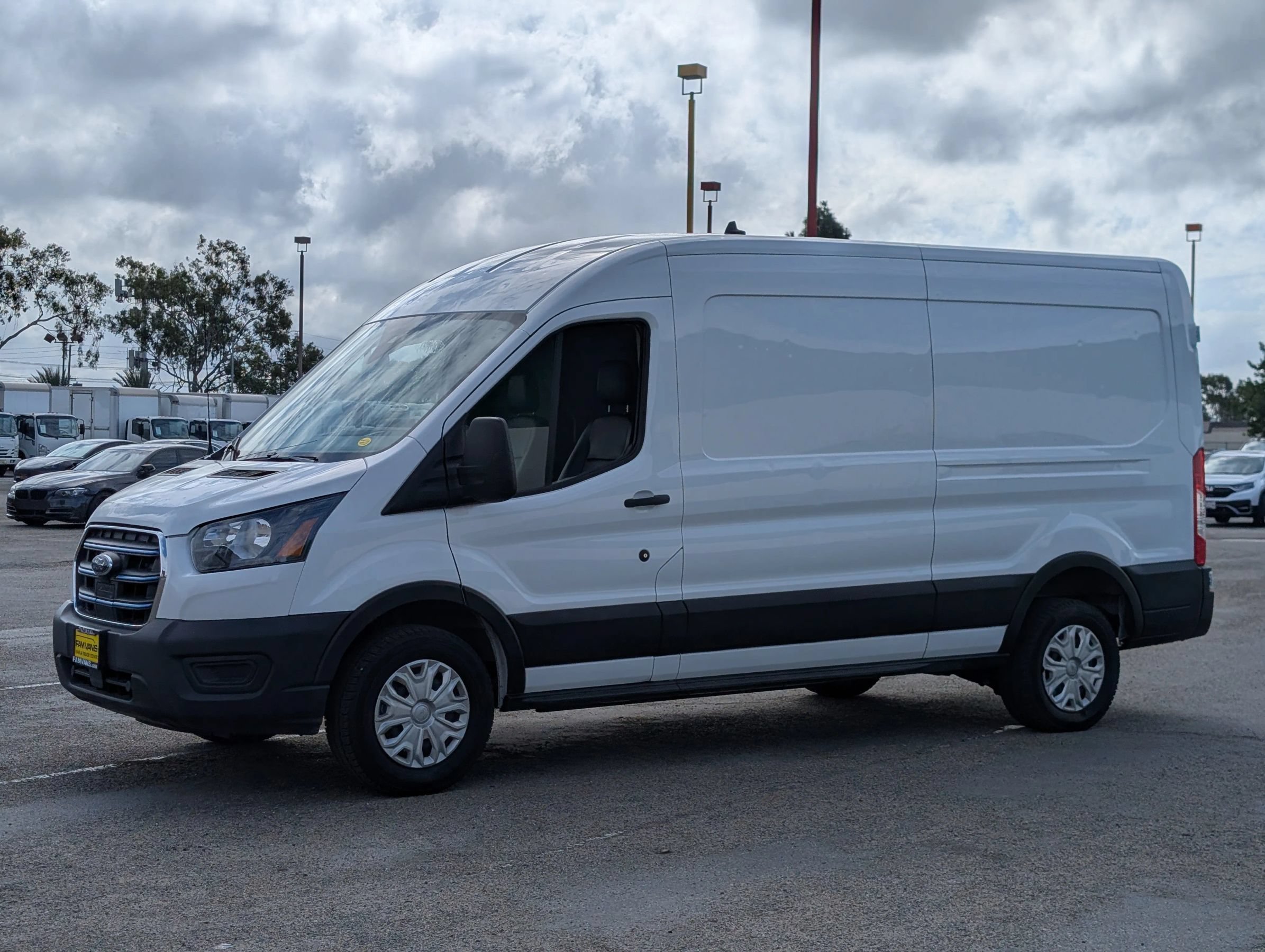 Used 2023 Ford E-Transit Medium Roof RWD image 5