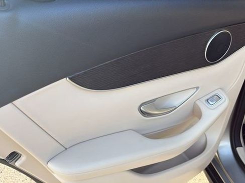 Used 2022 Mercedes-Benz GLC 300 image 25