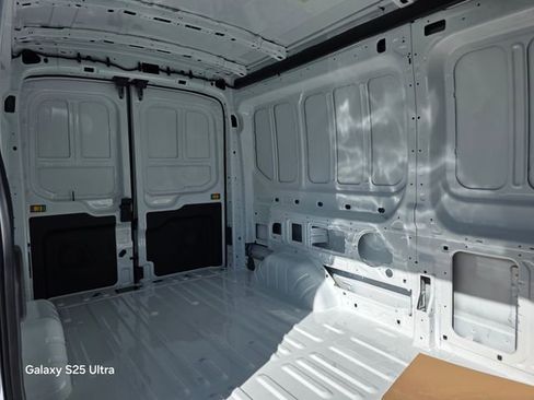 New 2026 Ford Transit 250 148 Medium Roof image 27