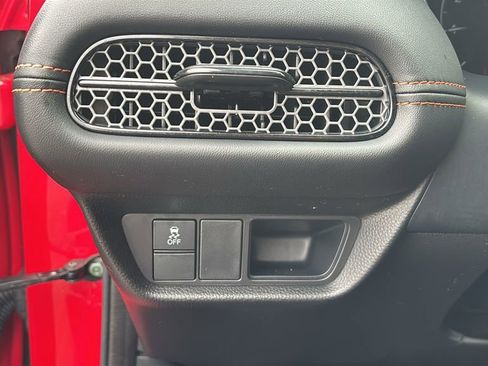 Used 2025 Honda HR-V Sport image 15