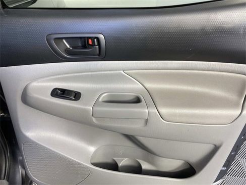 Used 2013 Toyota Tacoma 4x4 Double Cab w/ SR5 Pkg image 24