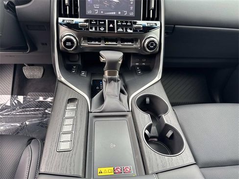 New 2025 Lexus LX 600 4WD w/ Luxury Package image 26