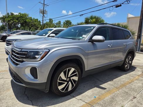 Used 2025 Volkswagen Atlas SE AWD/4WD image 7