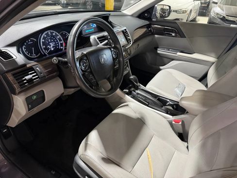 Used 2017 Honda Accord EX-L image 8