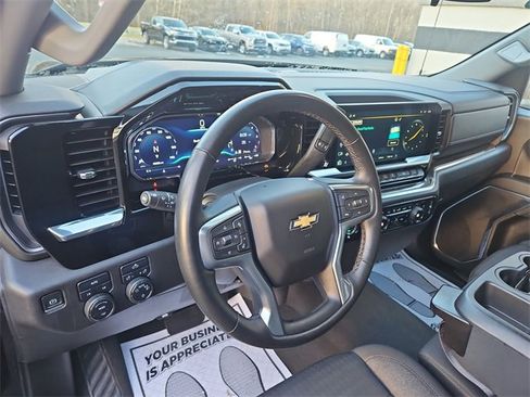 Used 2023 Chevrolet Silverado 1500 LT image 10