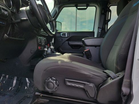 Used 2022 Jeep Wrangler Unlimited Rubicon 4xe w/ Steel Bumper Group image 15