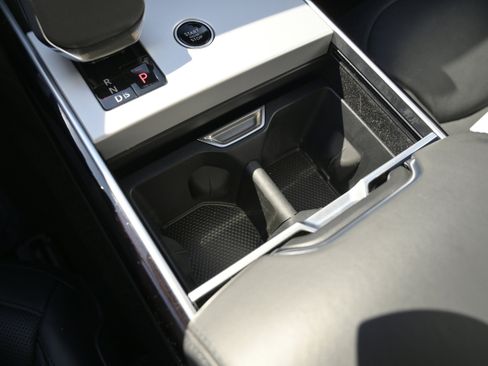 Used 2024 Land Rover Range Rover SE image 27