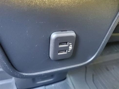 Used 2022 GMC Terrain SLT w/ Infotainment Package II image 11