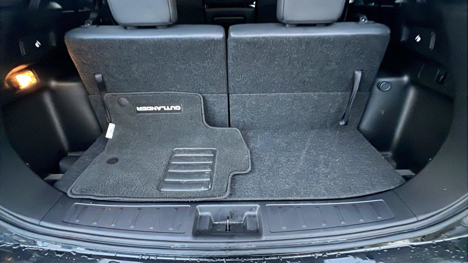 Used 2024 Mitsubishi Outlander SE AWD/4WD image 17