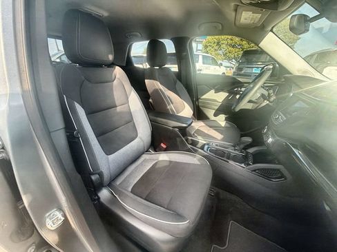 Used 2023 Chevrolet TrailBlazer LT FWD image 26