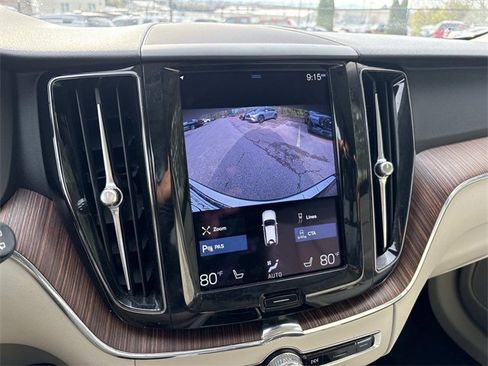 Used 2021 Volvo XC60 T5 Momentum w/ Premium Package image 33