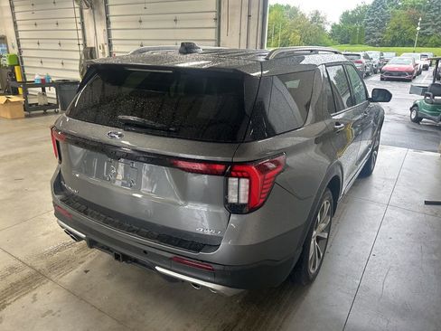 Used 2025 Ford Explorer Platinum w/ Ultimate Package AWD/4WD image 7