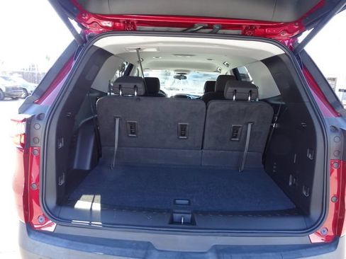 Used 2020 Chevrolet Traverse LT FWD image 23