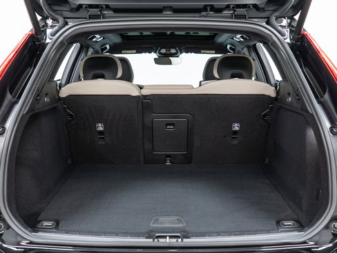 New 2026 Volvo XC60 B5 Core image 10