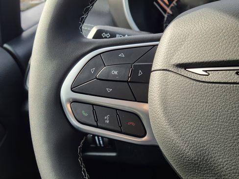 New 2027 Chrysler Pacifica Select AWD/4WD image 12