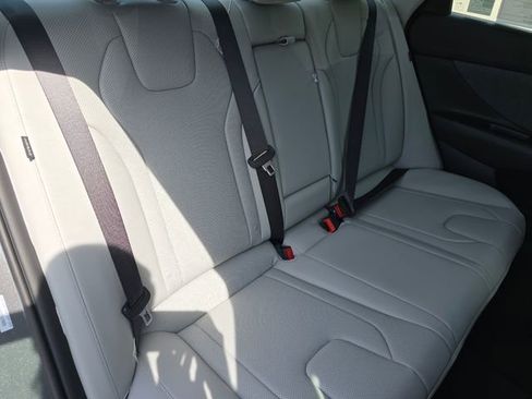 New 2026 Hyundai Elantra Limited FWD image 22