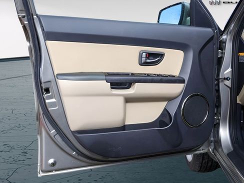 Used 2011 Kia Soul ! image 24