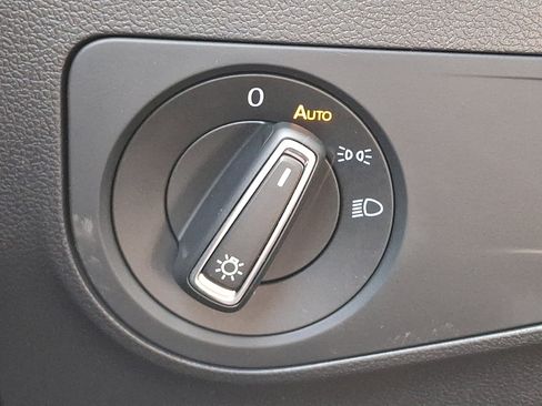 Used 2022 Volkswagen Tiguan SE R-Line image 25