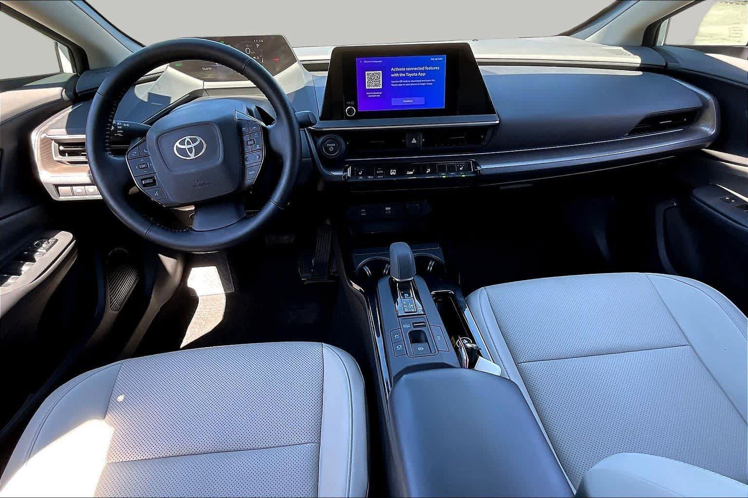 Used 2025 Toyota Prius XLE FWD image 15