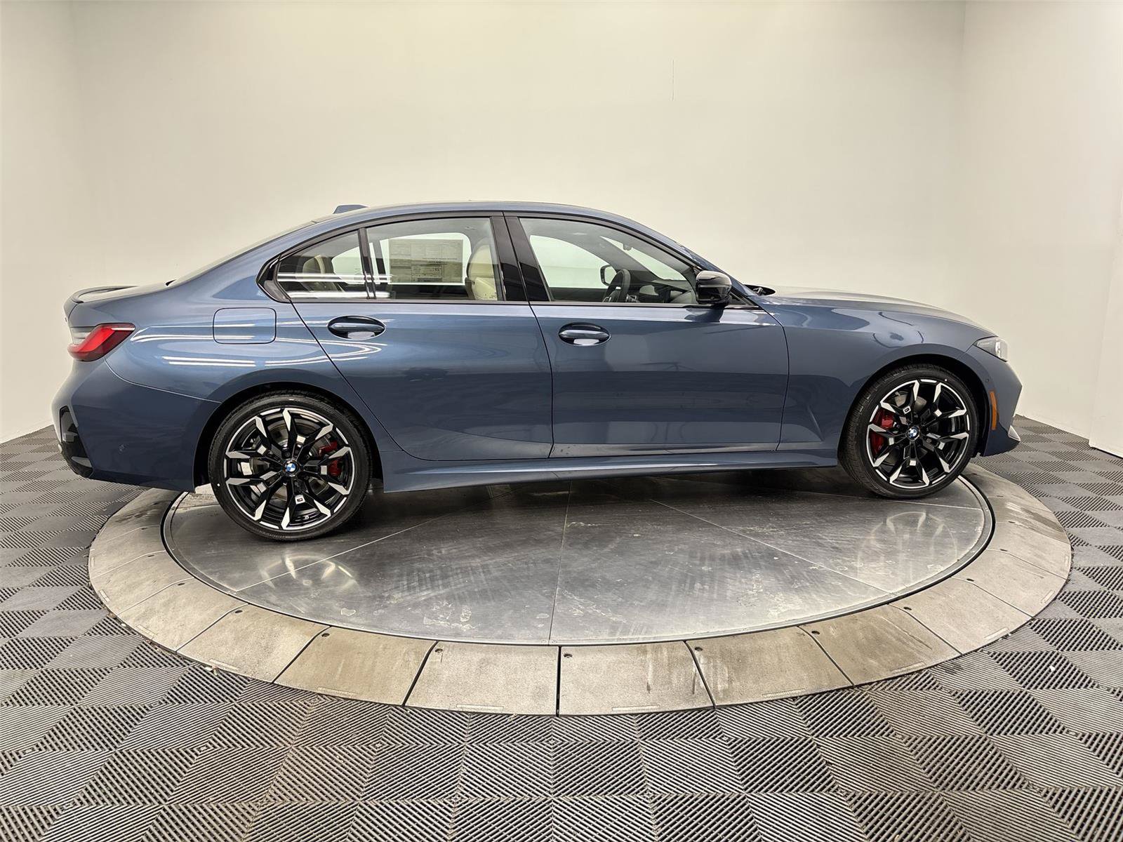 Used 2026 BMW 330i xDrive Sedan w/ M Sport Package AWD/4WD image 17