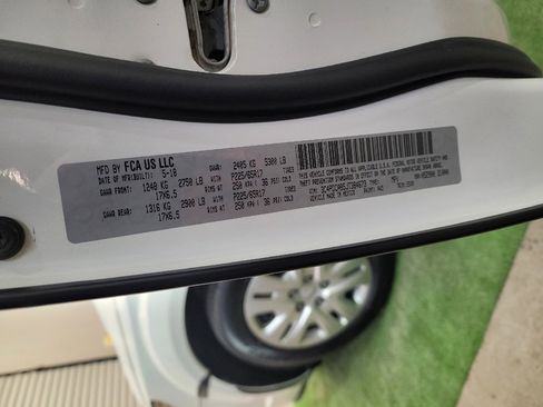 Used 2018 Dodge Journey SE image 33