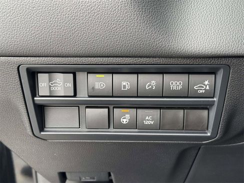 Used 2024 Toyota Tundra Limited image 28