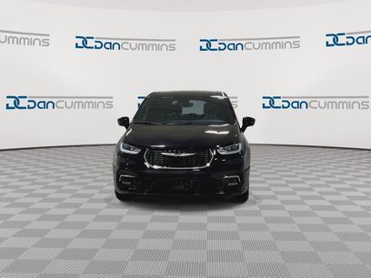 New 2026 Chrysler Pacifica Select