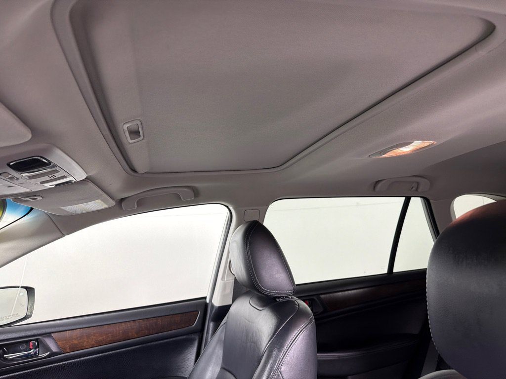 Used 2015 Subaru Outback 2.5i Limited AWD/4WD image 14