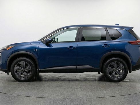 Used 2025 Nissan Rogue SV FWD image 5