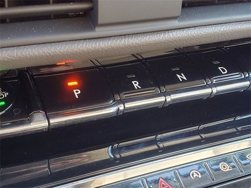 Certified 2023 Lincoln Corsair FWD w/ Equipment Group 101A image 23