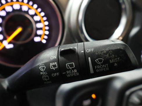 Used 2019 Jeep Wrangler Unlimited Sahara w/ Dual Top Group image 39