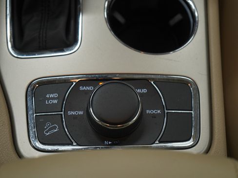 Used 2017 Jeep Grand Cherokee Limited w/ Trailer Tow Group IV image 21