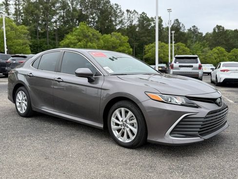 Used 2024 Toyota Camry LE FWD image 4