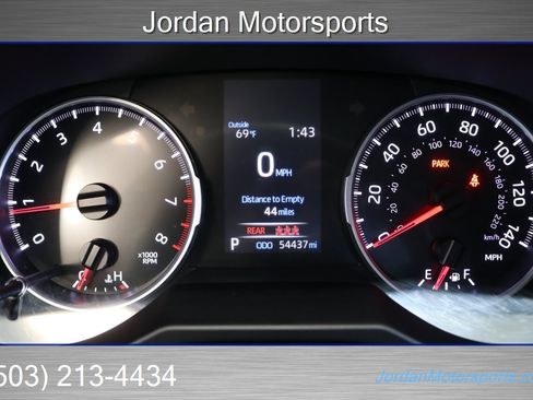 Used 2020 Toyota RAV4 LE image 29