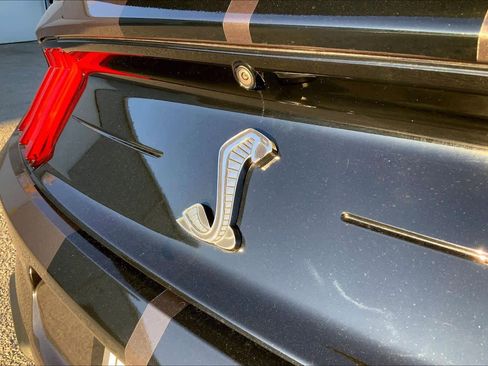 Used 2022 Ford Mustang Shelby GT500 w/ Carbon Fiber Track Pack image 32