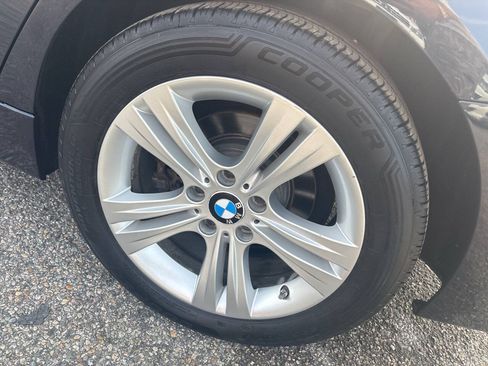Used 2017 BMW 330i xDrive Sedan AWD/4WD image 16