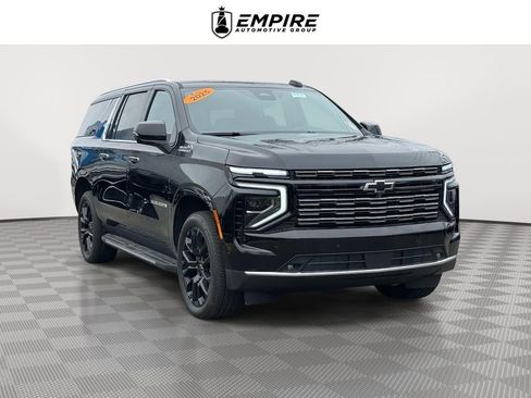 Used 2025 Chevrolet Suburban High Country image 1