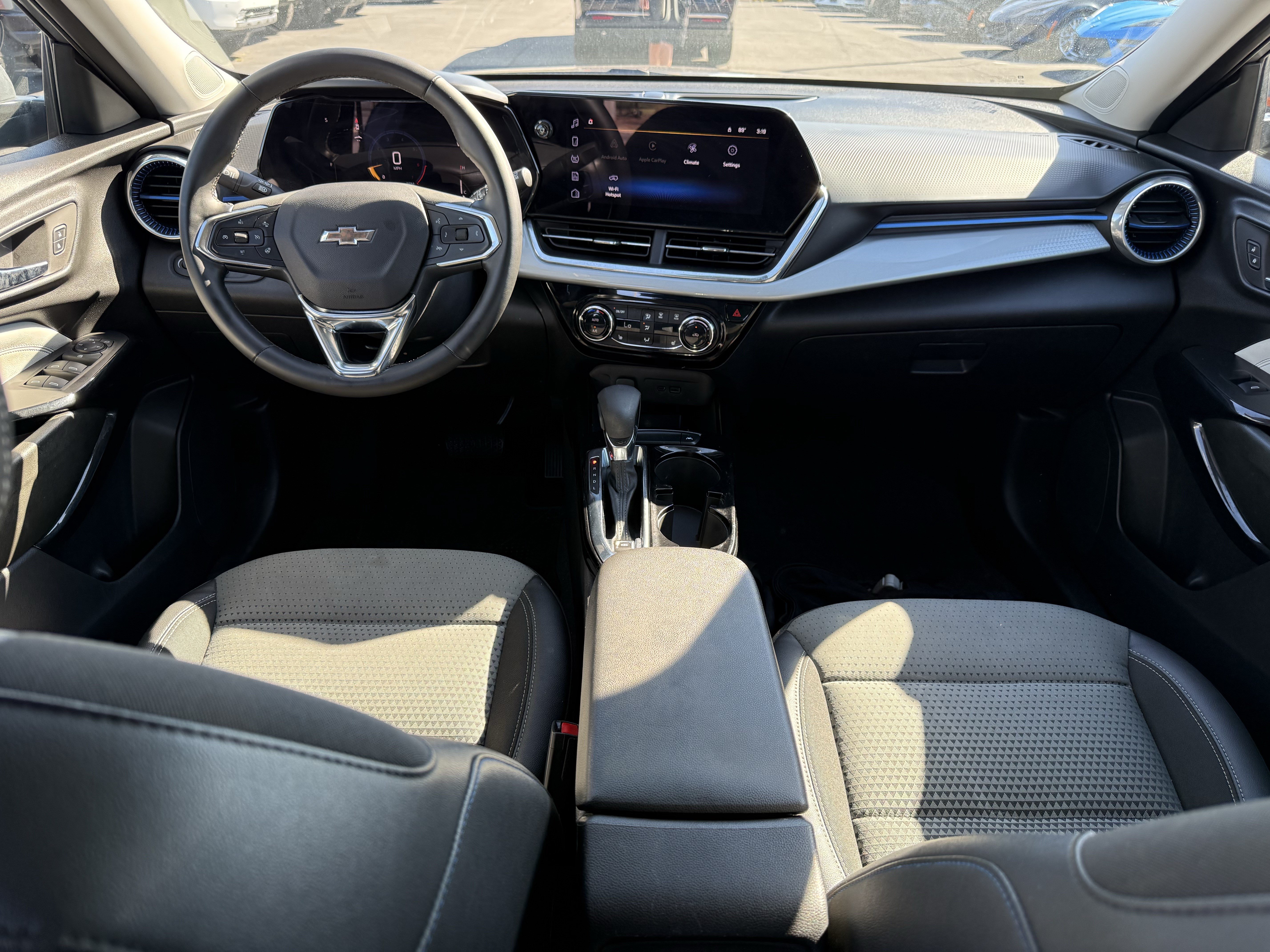 Used 2026 Chevrolet Trax LT w/ Driver Confidence Package FWD image 31