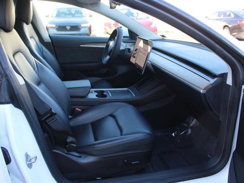 Used 2023 Tesla Model 3 Standard Range image 12