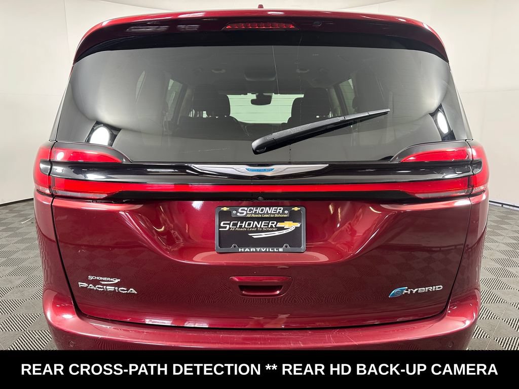 Used 2021 Chrysler Pacifica Touring w/ Cold Weather Group FWD image 4