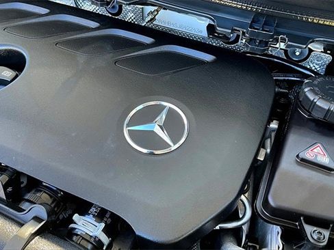 Certified 2025 Mercedes-Benz GLA 250 4MATIC image 34